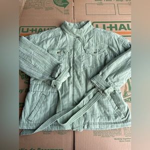 GAP Women’s Medium green light puffer jacket